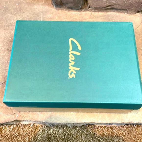 NIB Clarks Black Leather Block Heel Size 8.5M - Picture 11 of 12